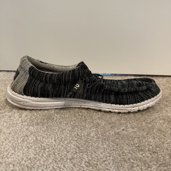 Hey Dude Men’s Wally Stretch Two-Toned Loafers - Picture 5 of 8